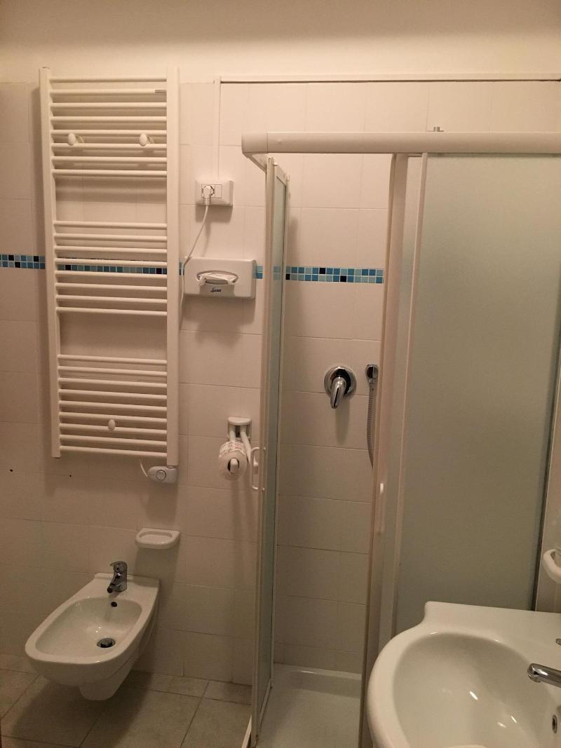 Hotel Petite Fleur Алба Адриатика Екстериор снимка