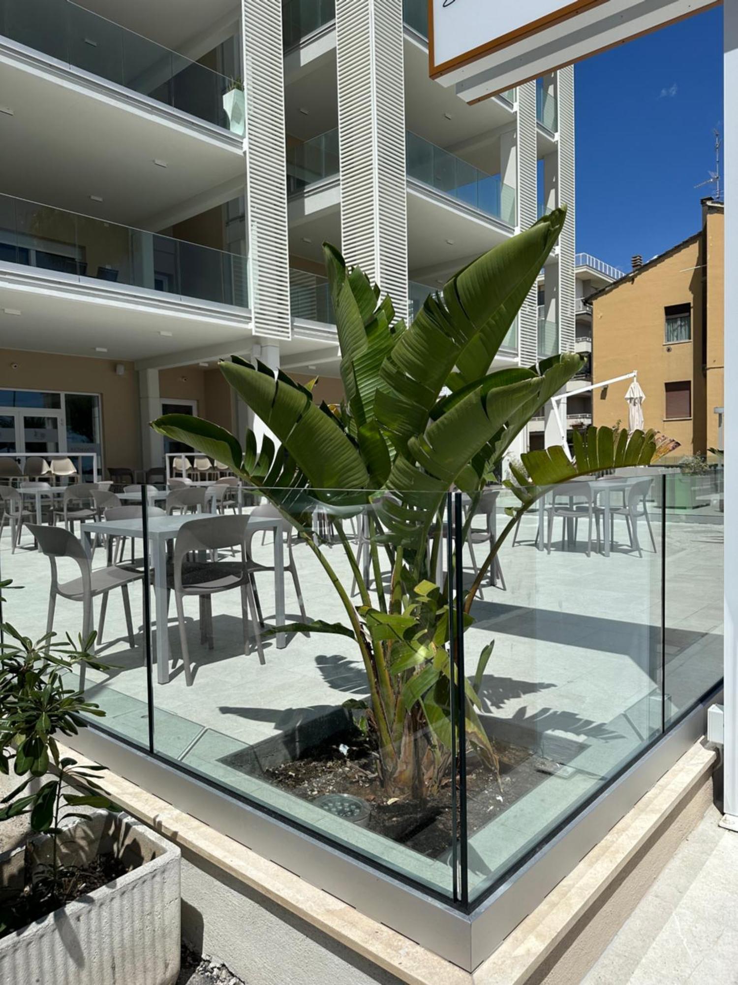 Hotel Petite Fleur Алба Адриатика Екстериор снимка